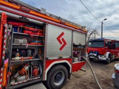 Pożar na terenie byłej szwalni (ZDJĘCIA)