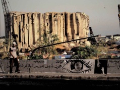 Siedzimy w górach, ze spokojem obserwując rakiety spadające na Bejrut