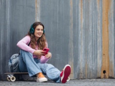 Pokolenie Z ma ponad pół miliarda złotych długu. Winna presja konsumpcyjna?