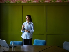 6 niepozornych zachowań, przez które ludzie tracą do ciebie szacunek. Jak na nowo zbudować do siebie respekt?