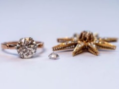 Znalezione na gruzowisku, miały trafić na licytację. Aukcja wstrzymana