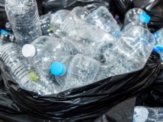 Nawet 25 gr na butelce. Nowy biznes na systemie kaucyjnym budzi kontrowersje