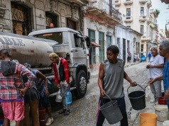 Polecieli na niegdyś popularną wyspę. Teraz mogą mieć problem z powrotem