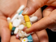 Witaminy na porost włosów. Co brać, żeby włosy rosły jak szalone?