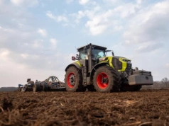 Claas Axion 9.450 jeszcze przed premierą trafił na ciężkie prace. Operatorzy już wiedzą swoje