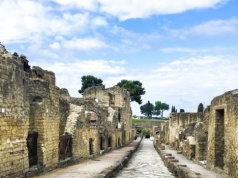 Naukowcy znaleźli w Pompejach ślady broni przypominającej karabin maszynowy