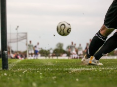 Stworzył drużynę piłkarską dla ojców w żałobie. "Chodzi o budowanie więzi"