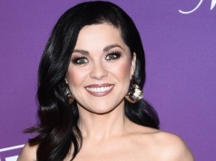 Kasia Cichopek w wiosennej stylizacji. Kurtka nie każdemu przypadła do gustu