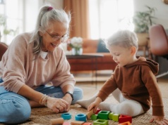 13. emerytura nie tylko dla seniorów. Pieniądze dostaną też dzieci