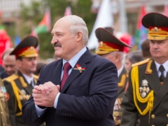 "Możemy zacząć od poniedziałku". Łukaszenka ogłasza, wspomina o Polsce