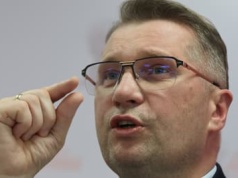 Kaczyński kusi Czarnkiem wyborców Konfederacji. Co na to sondaże?