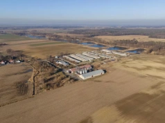 Rolnik liczy kontrole w setkach. Mieszkańcy skarżą się na smród