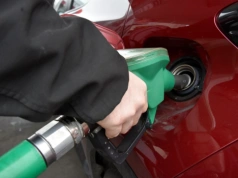 Ceny paliw szaleją. Europejscy urzędnicy mają plan – to może uderzyć w kierowców