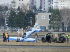 Samolot zjechał z pasa i zarył przodem w ziemię. Groźne zdarzenie na lotnisku