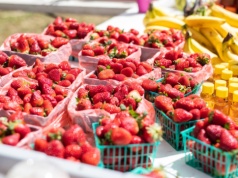 178 substancji - koktajl pestycydów. Na czarnej liście  truskawki, papryka i szpinak