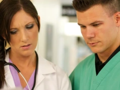 Staż lekarski do skrócenia? Brakuje danych o realnej nauce przy pacjencie