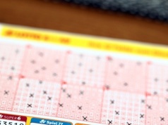 Kasjer oszukał gracza Lotto. Chciał przejąć 1,5 mln euro, zdradził go numer