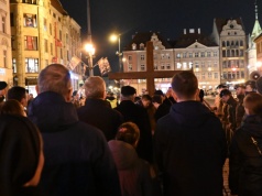 Ponad tysiąc młodych przeszło ulicami Wrocławia Akademicką Drogę Krzyżową