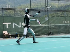 Chiński humanoid uczy się grać w tenisa w 5 godzin