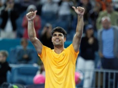 Carlos Alcaraz pokonał wielki talent. Stefanos Tsitsipas z największym zwycięstwem od dwóch lat