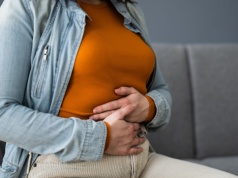 Pięć najczęstszych sygnałów chorej wątroby. Łatwo je zbagatelizować