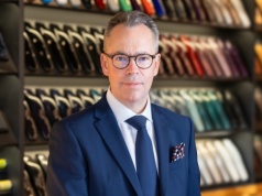 Rolls-Royce wycofuje się z planów e-mobilności. „Klienci wolą 12 cylindrów”