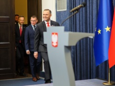 Wiemy, jak Polacy oceniają korzystanie przez Karola Nawrockiego z prawa weta