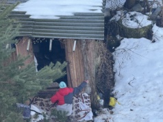 Libacje, hałasy i nieczystości przy ul. Tuwima. Służby mają „związane ręce”