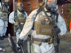 Stołeczni policjanci zlikwidowali laboratorium do produkcji narkotyków. Zabezpieczono 90kg środków psychoaktywnych. Dwóch obywateli Ukrainy usłyszało zarzuty