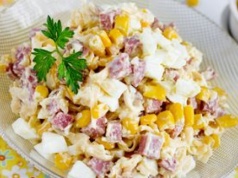 O tę sałatkę z jajkami goście walczą przy stole. Na Wielkanoc robię od razu dwa wiaderka