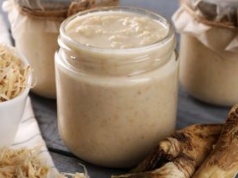 Do chrzanu ścieram owoce. Tak smaczny, że nie doczeka Wielkanocy