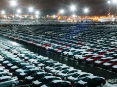 Mieli odebrać auta w Dubaju, poczekają miesiącami. Logistyczny koszmar marek premium po blokadzie Cieśniny Ormuz