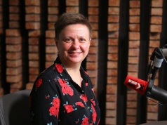 Politolog: kwestie merytoryczne, jak program SAFE, służą dziś głównie budzeniu emocji