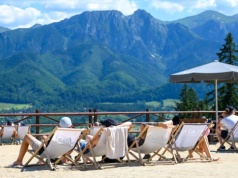 Turyści uciekają przed niepewnością. Polska staje się hitem lata