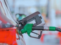 Koniec taniej benzyny i widmo pustych półek – dlaczego Twoje zakupy będą teraz dwa razy droższe?