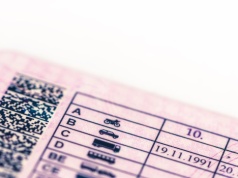 Wszystkie bezterminowe prawa jazdy do wymiany. Podano daty