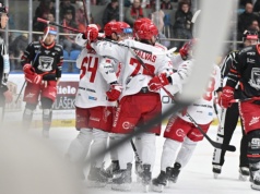 Rollercoaster emocji i druga wygrana w ćwierćfinałach! Teraz rywalizacja Stalowników i Hradca Kralowe przenosi się do Trzyńca