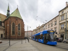 Niedzielne zmiany w komunikacji miejskiej. Zakaz wjazdu dorożek na Rynek Główny