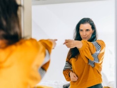 Mówisz do siebie? Psychologowie mają dla ciebie świetną wiadomość