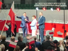 Mateusz Morawiecki i Beata Szydło odwiedzili Bielsko-Białą. Byli premierzy spotkali się z mieszkańcami