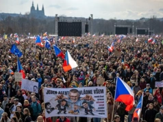 Ćwierć miliona Czechów na ulicach Pragi. „Nie chcemy być Węgrami”