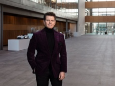 Człowiek, który stworzył Land Rovera Defendera, odchodzi z JLR