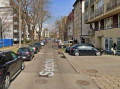 Zabarykadowali się z babcią w mieszkaniu. Napięcie rosło z minuty na minutę