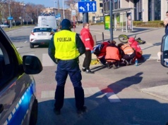 Potrącenie rowerzysty w Śródmieściu. Przyczyny wypadku bada policja