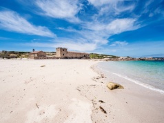 Ukryty skarb Hiszpanii. Ta wyspa to bajkowe plaże i legendy o piratach