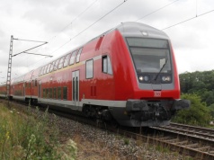 Rozpędzony pociąg uderzył w beton. 300 pasażerów na pokładzie