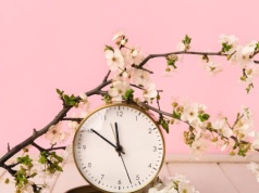 Zrób to koniecznie przestawiając zegarki. Zmienisz czas i swój los