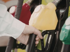 Nadciąga potężny cios dla kierowców. Ceny tego paliwa ostro w górę, eksperci nie mają wątpliwości
