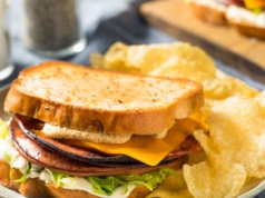 Niefortunny wybór na kolację. Powodują przerywany, płytki sen i tycie