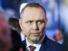 Karol Nawrocki na cenzurowanym u kibiców. Obraźliwe transparenty ws. prezydenta